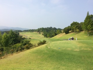 青年部会分会対抗チャリティーゴルフ大会